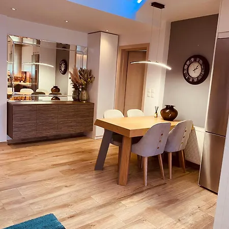 Luxurious & Cozy Down Town Home 82' Ioannina Extérieur photo