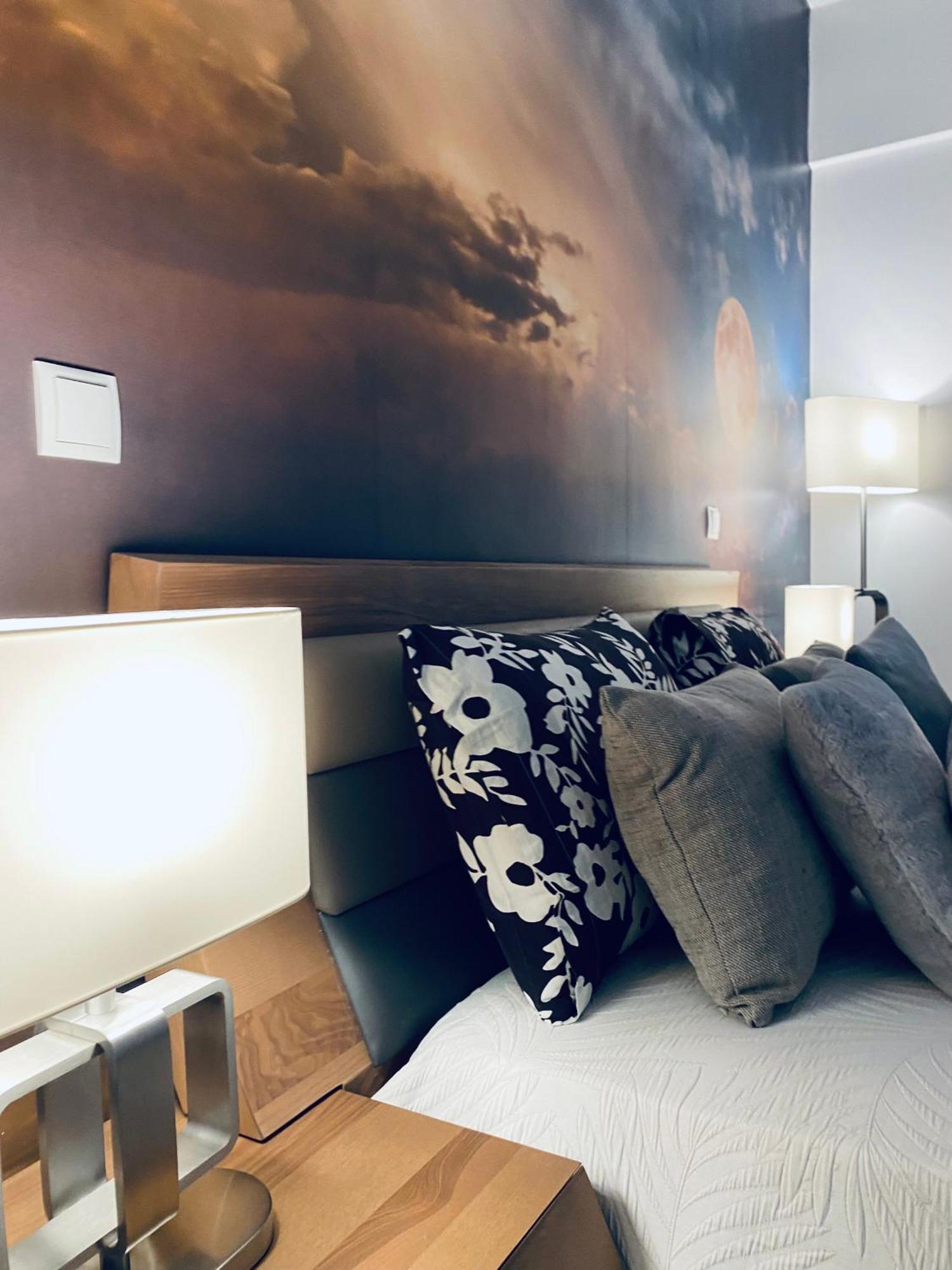Appartement Luxurious & Cozy Down Town 82'