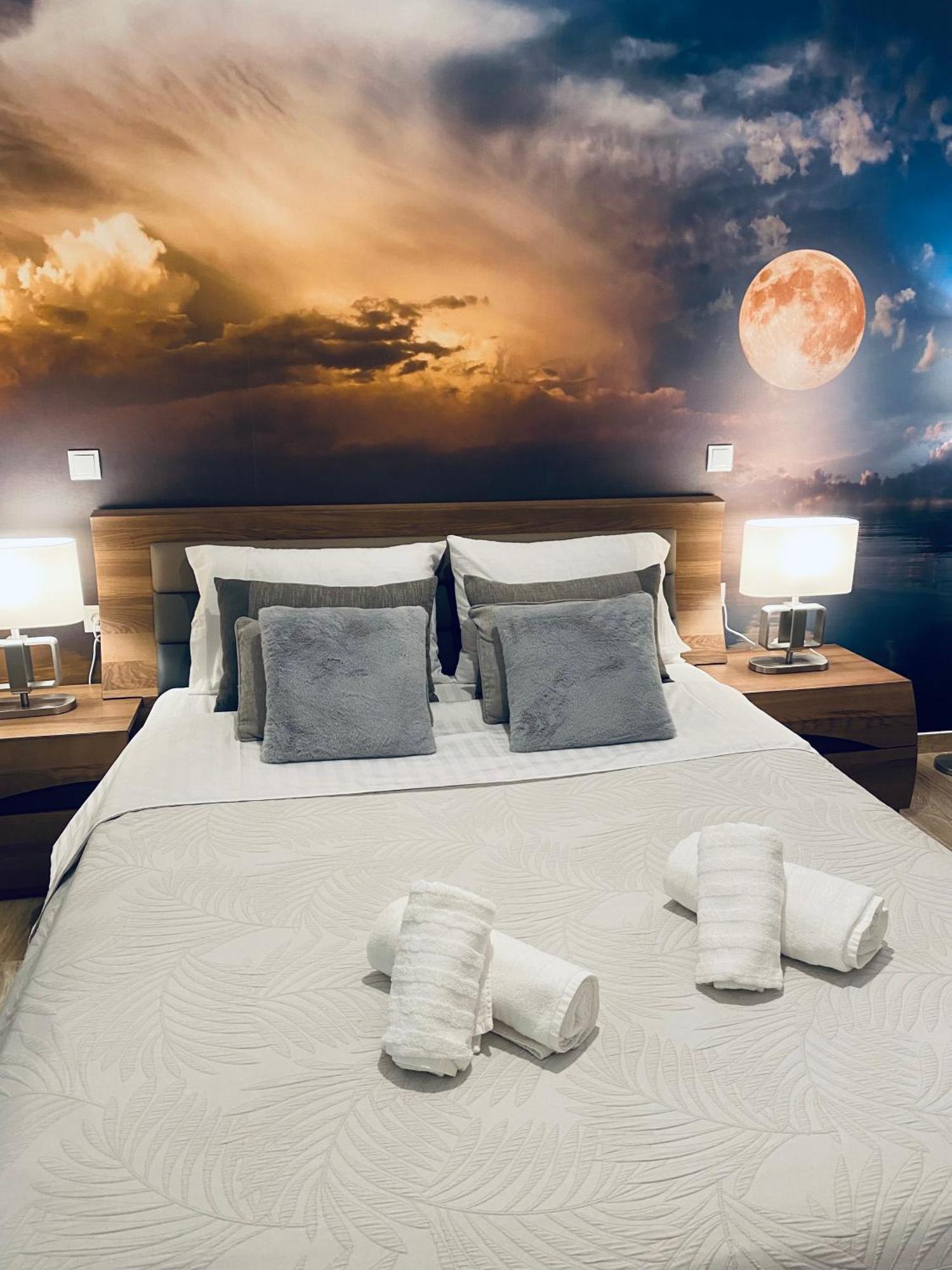Appartement Luxurious & Cozy Down Town 82' *